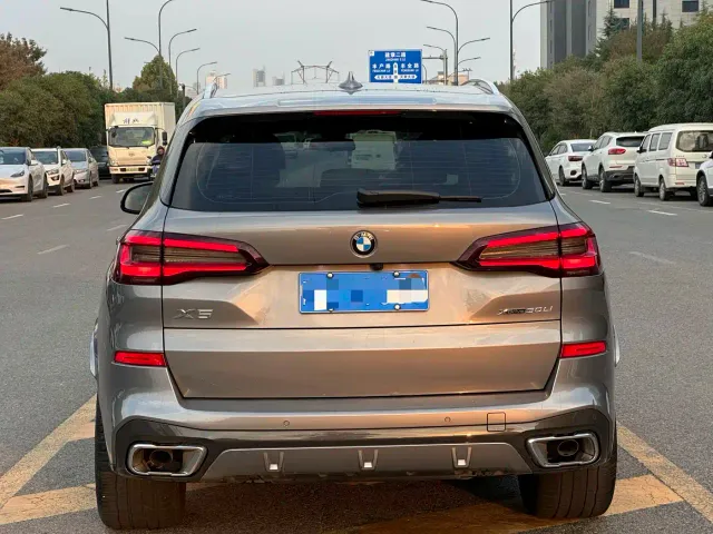 BMW X5 — Фото автомобиля 8