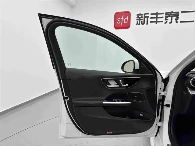 Mercedes-Benz C-Class — Фото автомобиля 8