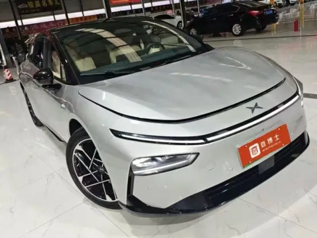 Xpeng P7+ — Фото автомобиля 2