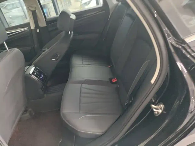 Volkswagen Passat — Фото автомобиля 16