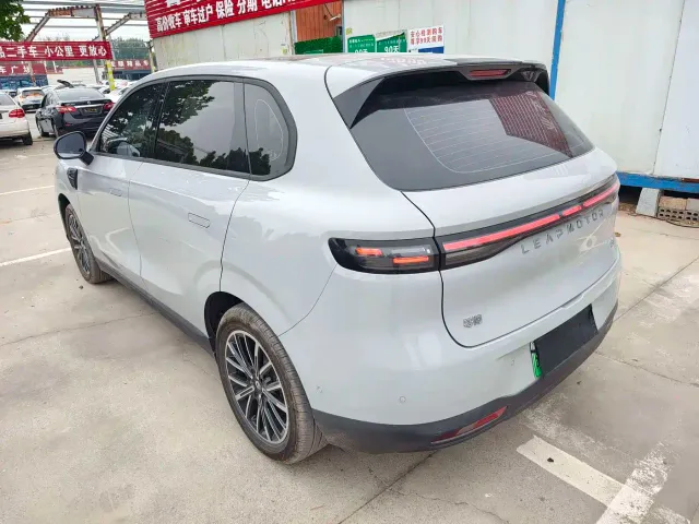 Leapmotor B10 — Фото автомобиля 7