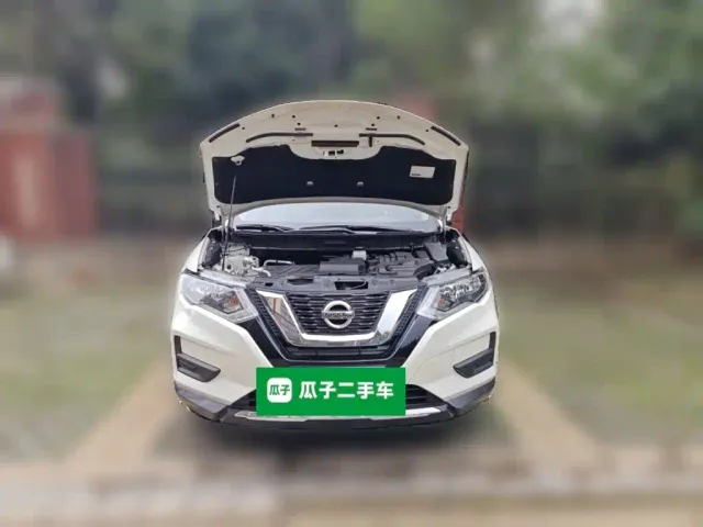 Nissan X-Trail — Фото автомобиля 2