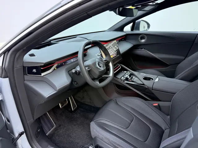 Lotus Eletre — Фото автомобиля 10