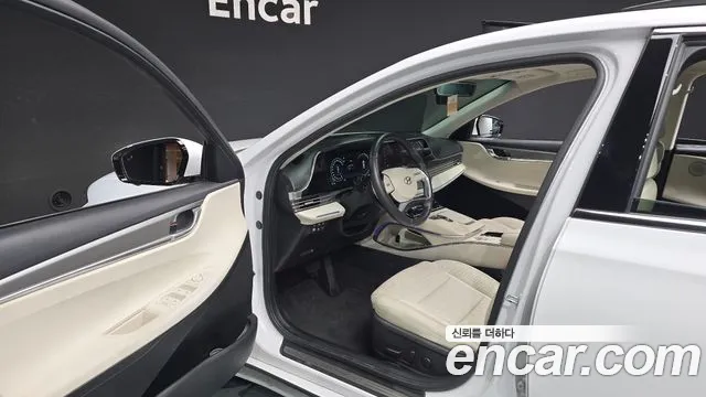Hyundai Grandeur (New) Hybrid — Фото автомобиля 15