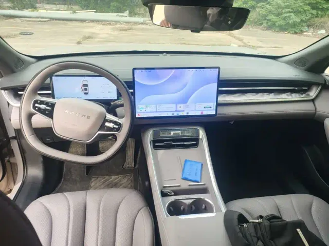 Roewe M7 DMH — Фото автомобиля 9