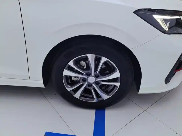 Changan Eado — Фото автомобиля 6