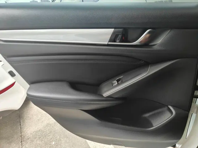 Honda Accord — Фото автомобиля 18
