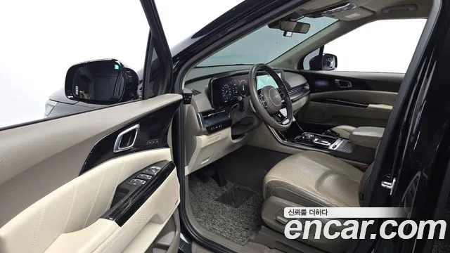 Kia Carnival Generation 4 — Фото автомобиля 14