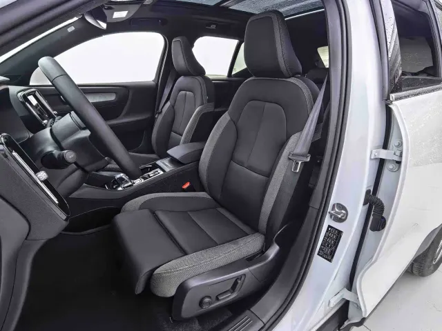 Volvo XC40 — Фото автомобиля 18