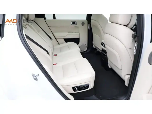 Li Auto L7 — Фото автомобиля 8