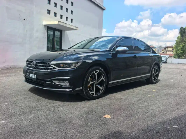 Фотография автомобиля — Volkswagen Magotan