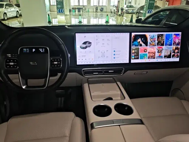 Li Auto L7 — Фото автомобиля 9