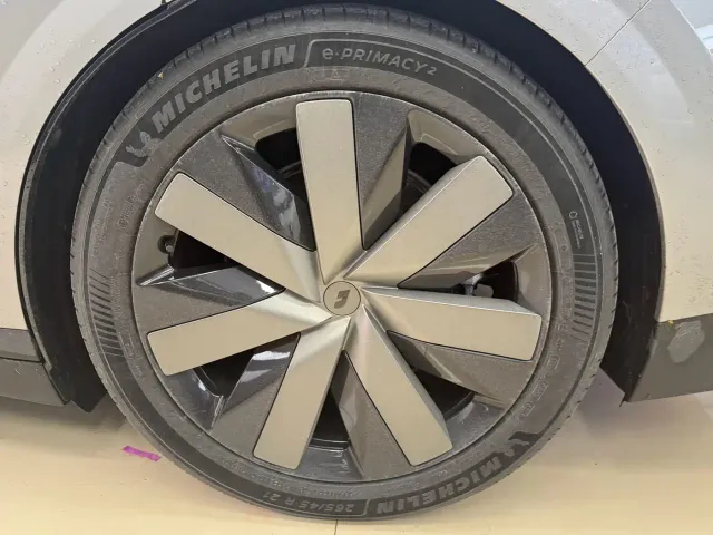 Li Auto i6 — Фото автомобиля 11