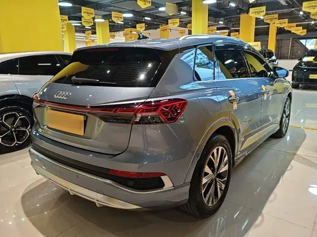 Audi Q4 e-tron — Фото автомобиля 6