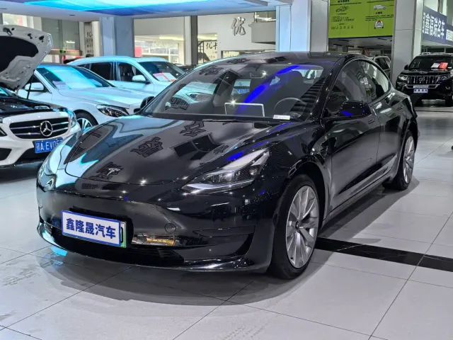 Фотография автомобиля — Tesla Model 3