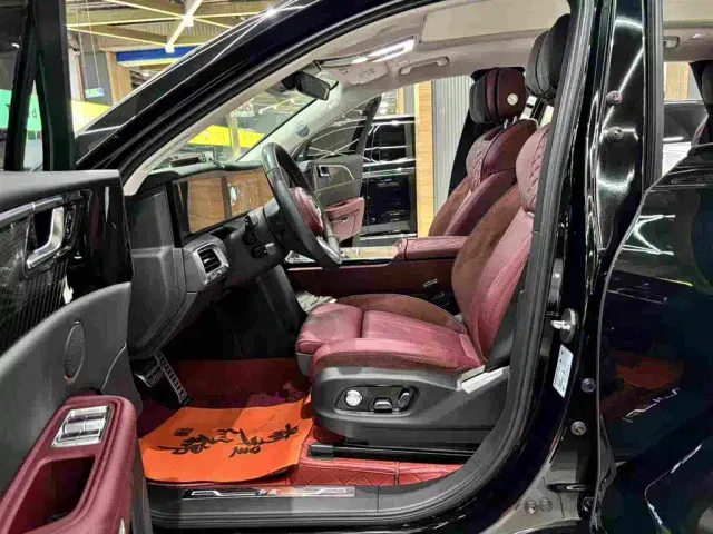 Hongqi E-HS9 — Фото автомобиля 4