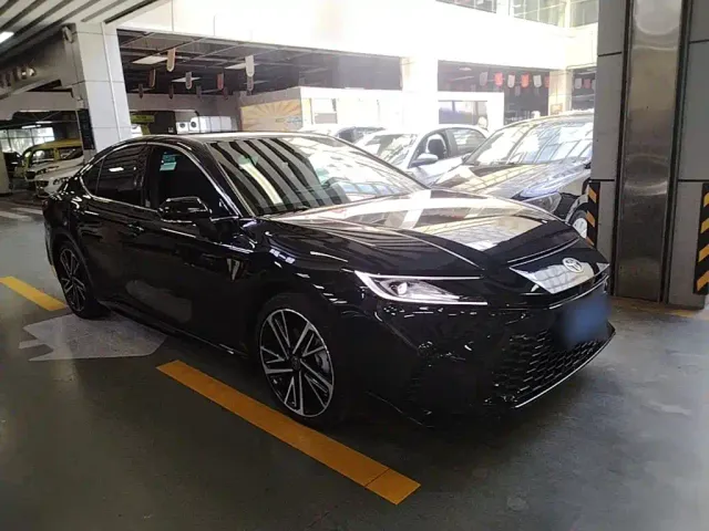 Toyota Camry — Фото автомобиля 3