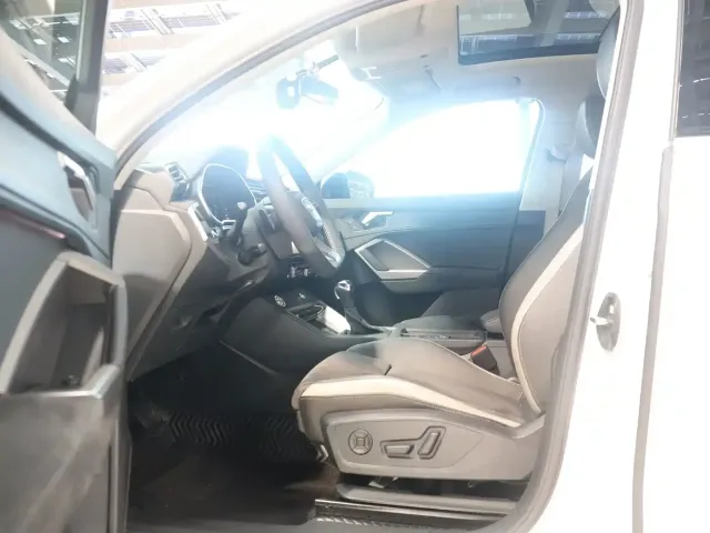 Audi Q3 — Фото автомобиля 11