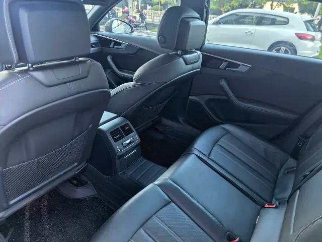 Audi A4L — Фото автомобиля 14