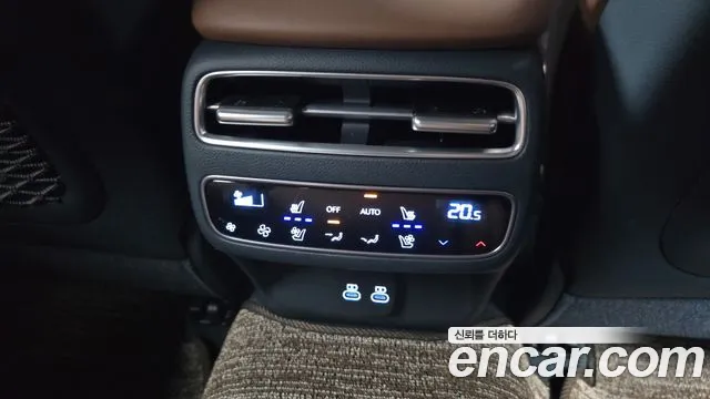 Genesis GV70 2.5T Бензин AWD — Фото автомобиля 29
