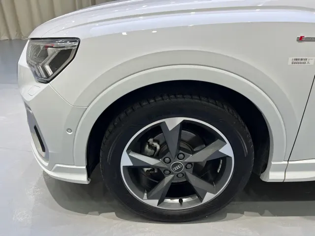 Audi Q3 — Фото автомобиля 22