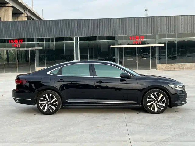 Volkswagen Passat — Фото автомобиля 7