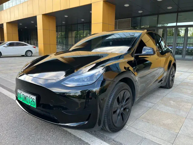 Фотография автомобиля — Tesla Model Y