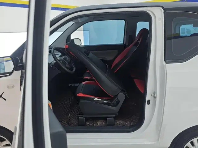 Wuling Hongguang Mini EV — Фото автомобиля 11