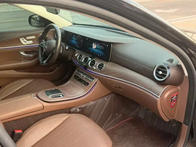 Mercedes-Benz E-Class — Фото автомобиля 9
