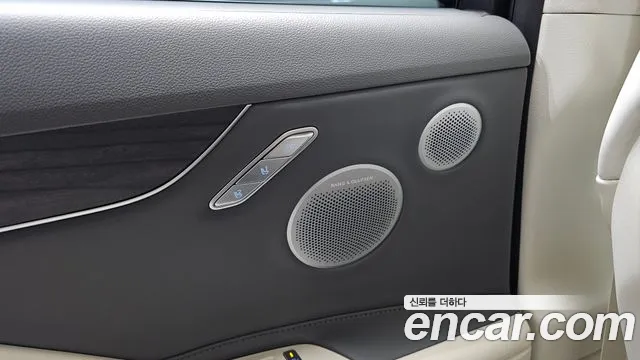 Genesis G80 Electrified G80 (RG3) — Фото автомобиля 28