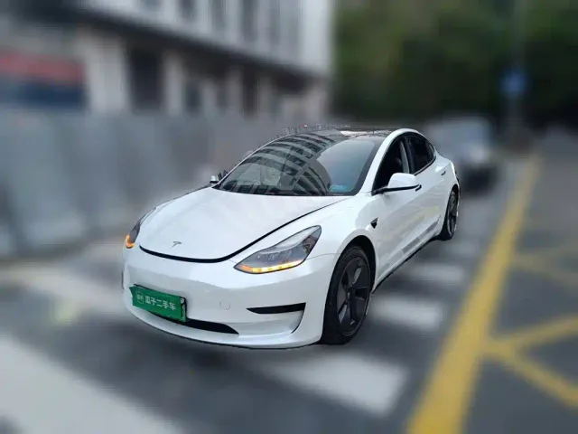 Фотография автомобиля — Tesla Model 3