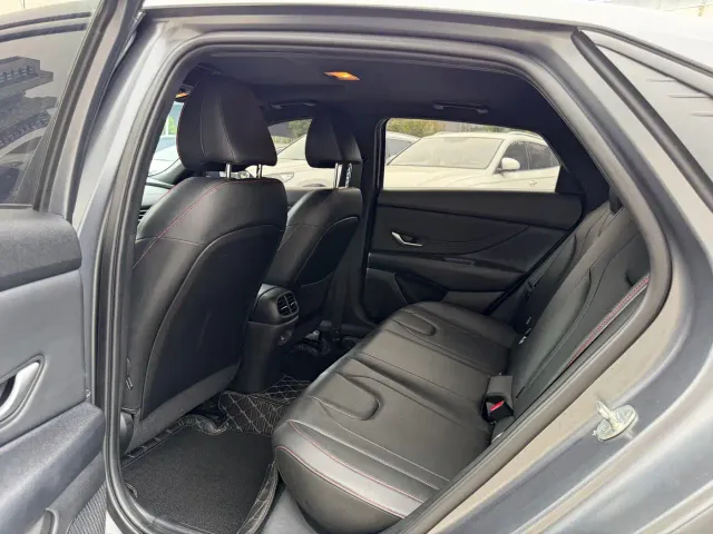 Hyundai Elantra — Фото автомобиля 11
