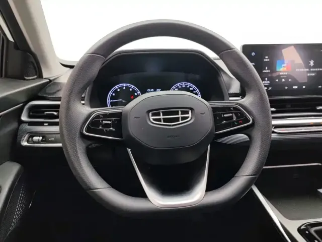 Geely Emgrand — Фото автомобиля 15