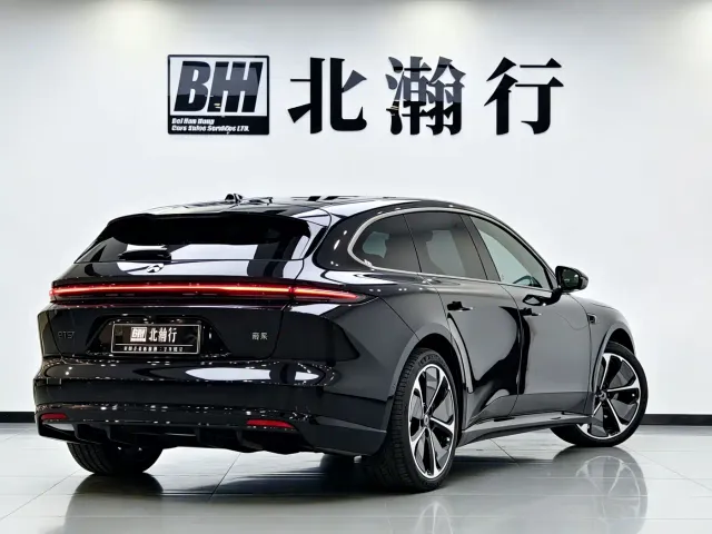 Nio ET5 Touring — Фото автомобиля 6