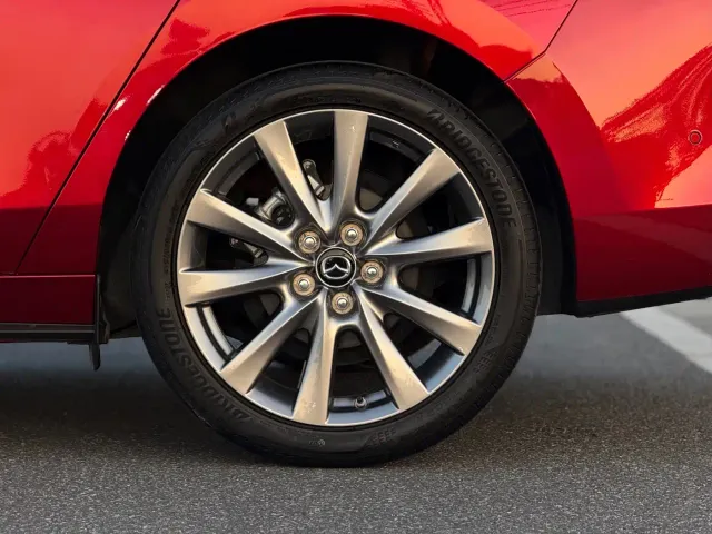 Mazda Axela — Фото автомобиля 23