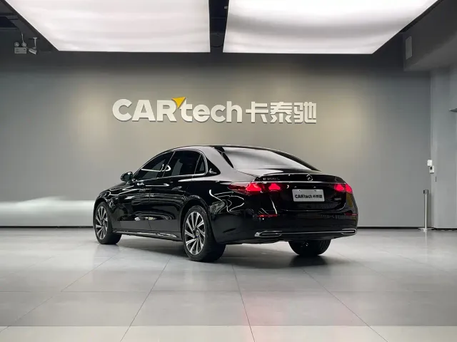 Mercedes-Benz E-Class — Фото автомобиля 6