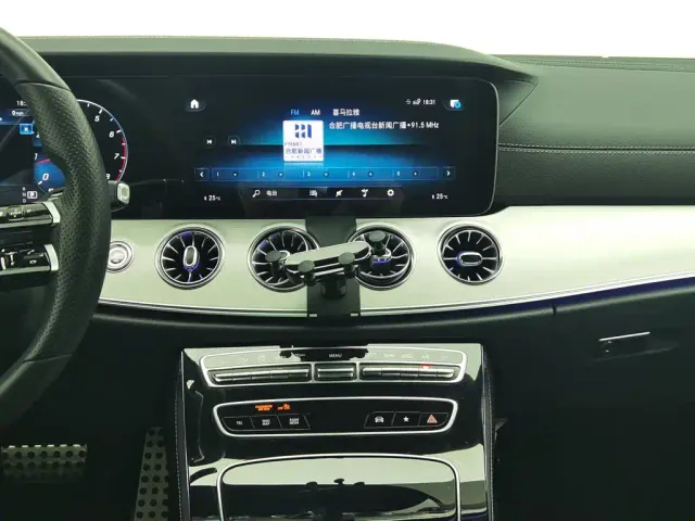 Mercedes-Benz E-Class — Фото автомобиля 12