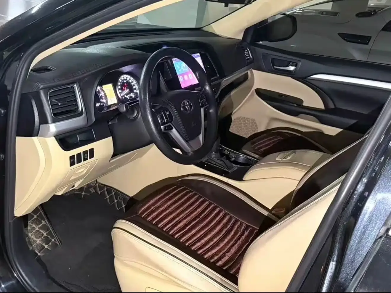 Toyota Highlander 2021 2.0T AWD Knight 7-Seater — Фото автомобиля 4