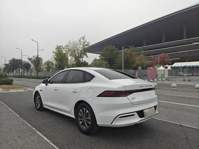 BYD Qin PLUS — Фото автомобиля 12
