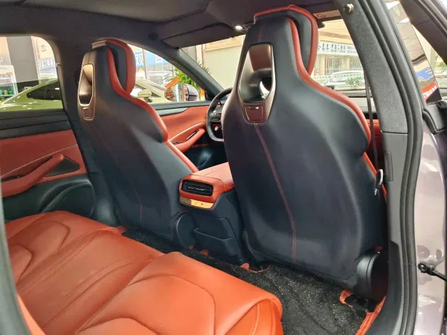 Xiaomi SU7 — Фото автомобиля 13
