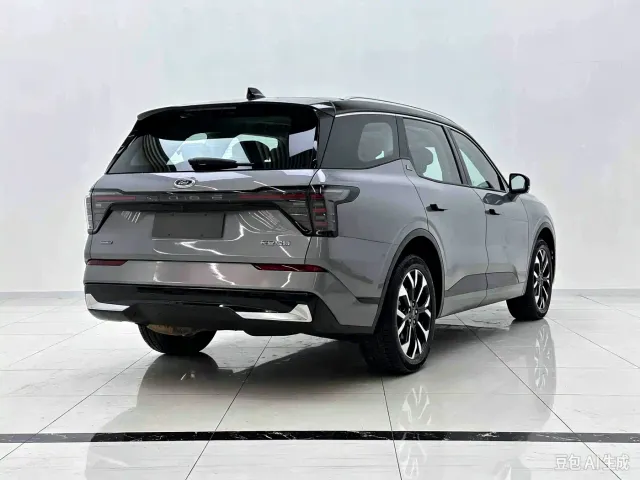Ford Edge — Фото автомобиля 4