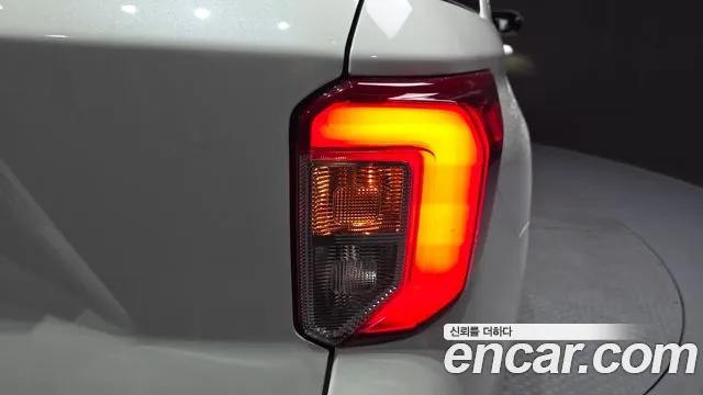 Ford Explorer — Фото автомобиля 20