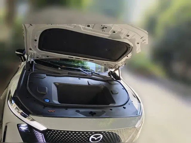Mazda Mazda EZ-6 2024 Pure Electric 600 Elegance Edition — Фото автомобиля 3