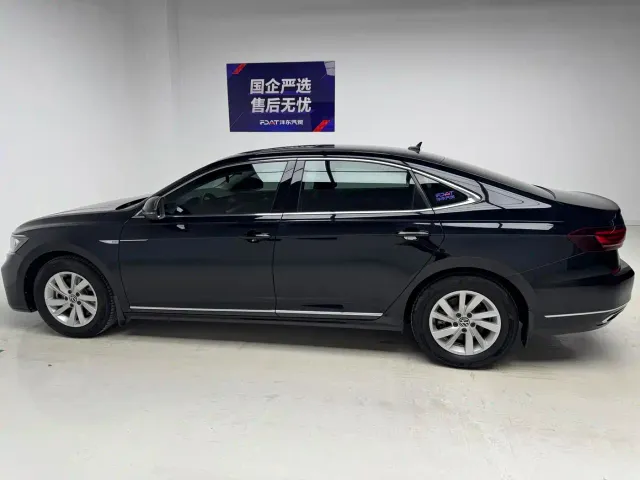 Volkswagen Passat — Фото автомобиля 9