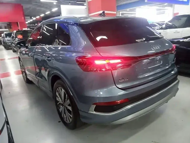 Audi Q4 e-tron — Фото автомобиля 4