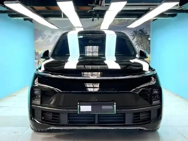 Li Auto L9 — Фото автомобиля 2