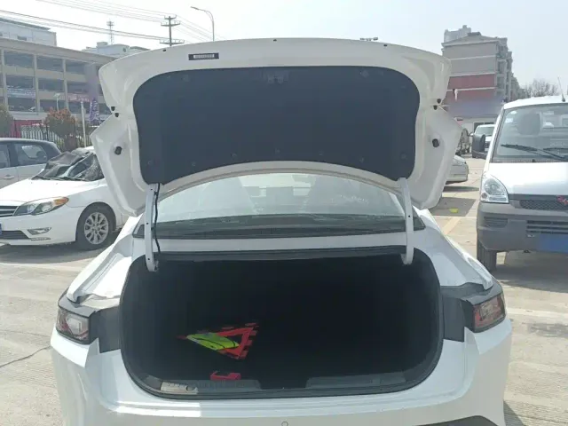 Changan Eado — Фото автомобиля 14