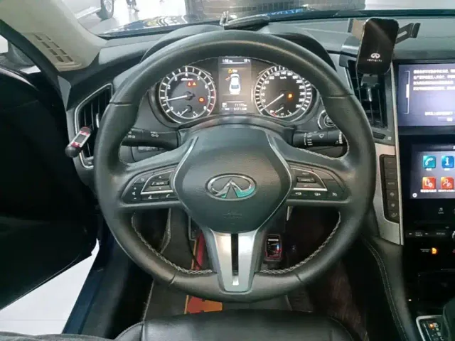 Infiniti Q50L — Фото автомобиля 10