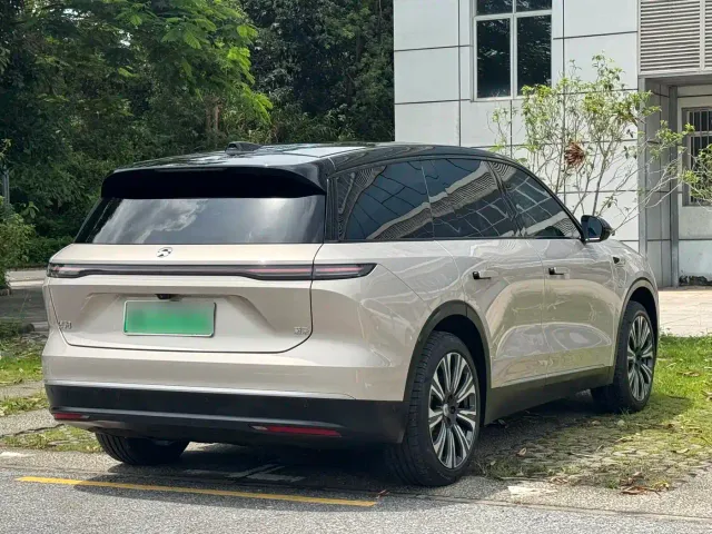 Nio ES8 — Фото автомобиля 21