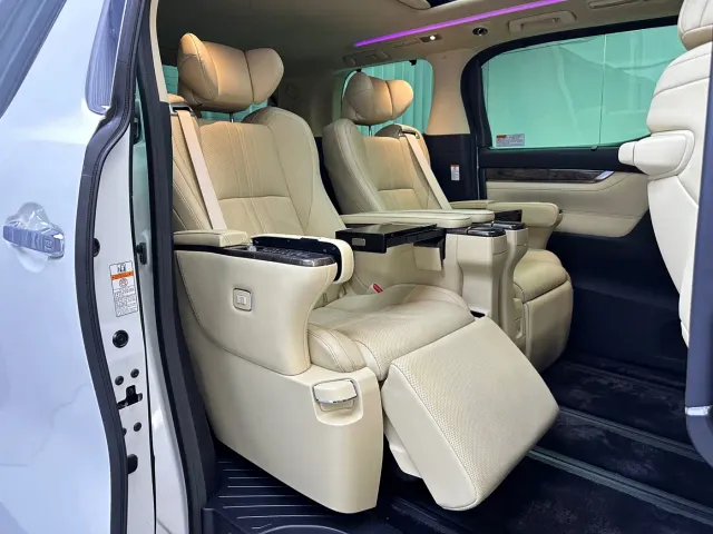 Toyota Vellfire — Фото автомобиля 21